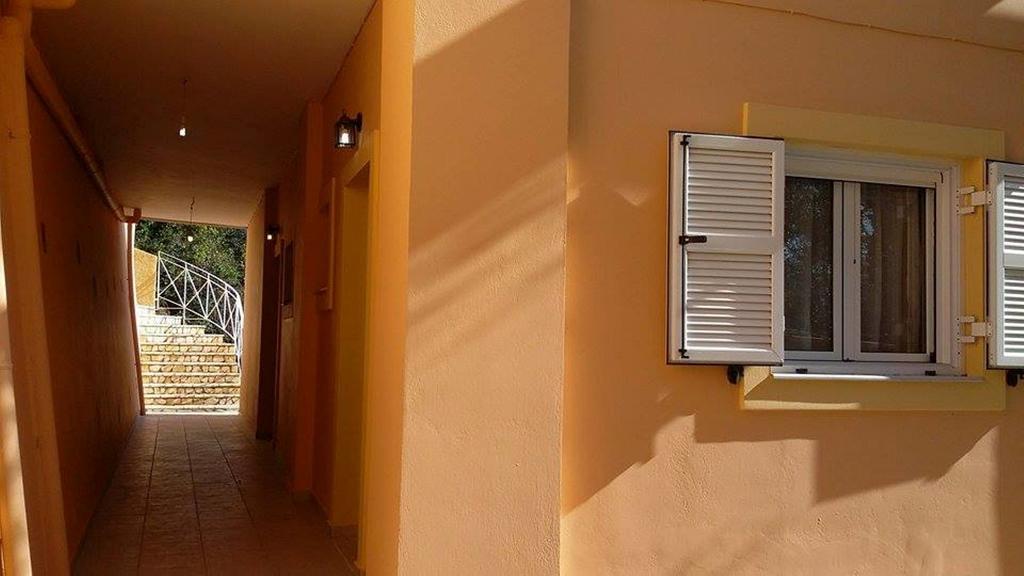Stella'S Apartments Агиос Гордиос Екстериор снимка