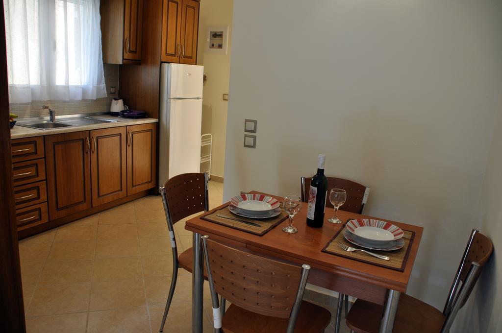 Stella'S Apartments Агиос Гордиос Екстериор снимка