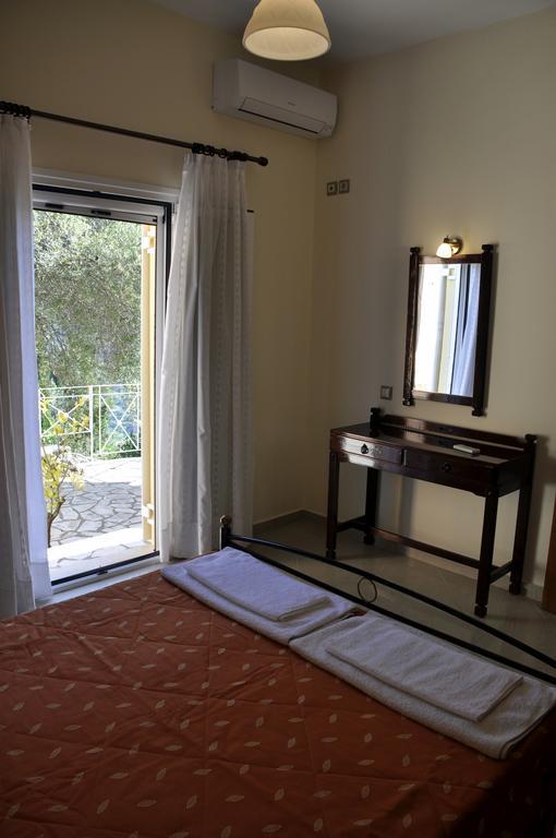 Stella'S Apartments Агиос Гордиос Екстериор снимка