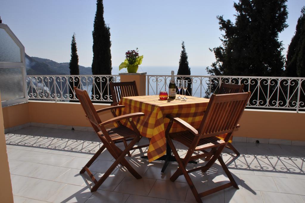 Stella'S Apartments Агиос Гордиос Екстериор снимка